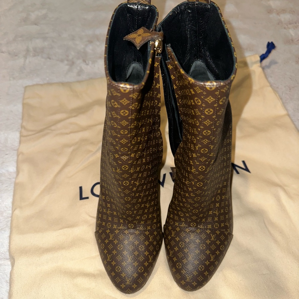 Louis Vuitton Ankle boots